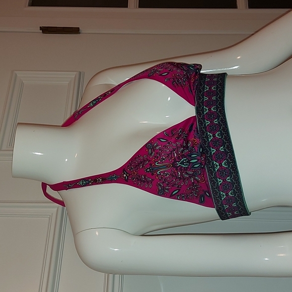 Victoria's Secret Bikini - Picture 2 of 5